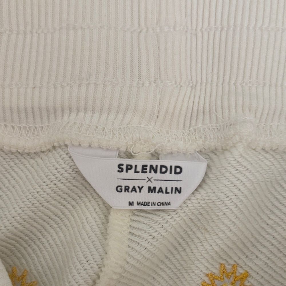 Splendid Cream Shorts with Yellow Daisy Embroidery - Picture 5 of 8